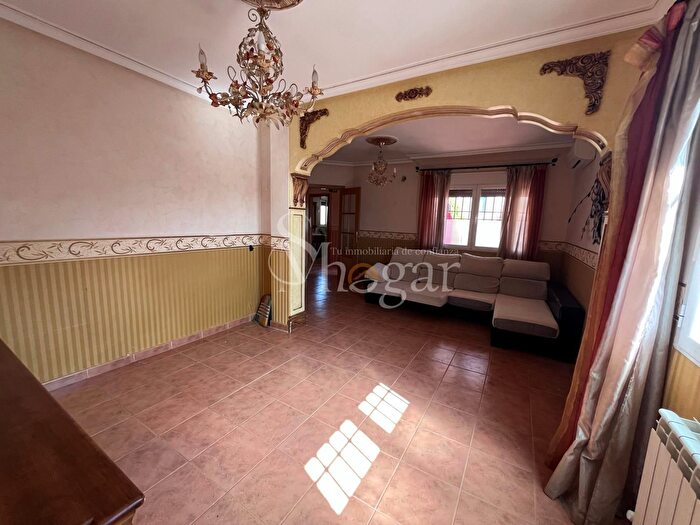 Casas en venta y pisos alquiler - 3