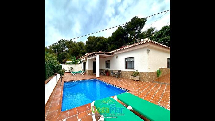Casa en alquiler en Velilla Velilla Taramay, Almuñécar de 3 habitaciones