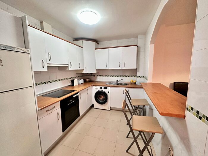 Casas en venta y pisos alquiler - 2