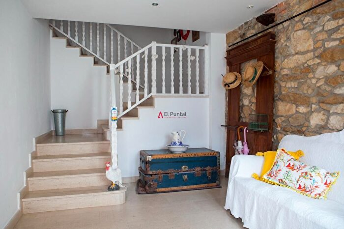Casas en venta y pisos alquiler - 1