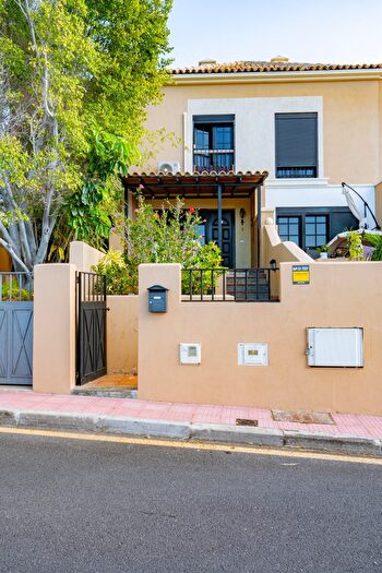 Casas en venta y pisos alquiler - 3