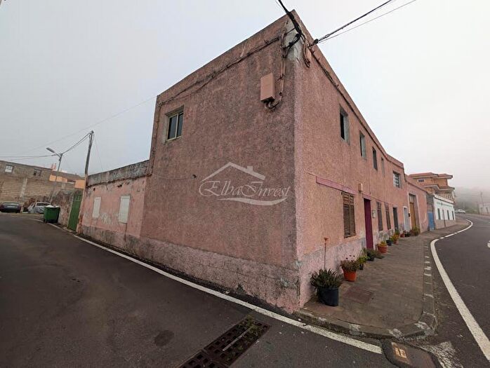 Casa en venta en El Tanque, Santa Cruz de Tenerife de 5 habitaciones