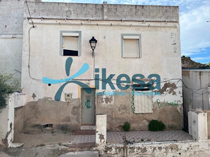 Casas en venta y pisos alquiler - 1