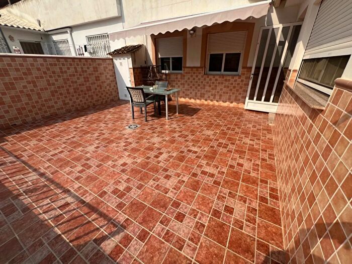 Casas en venta y pisos alquiler - 1