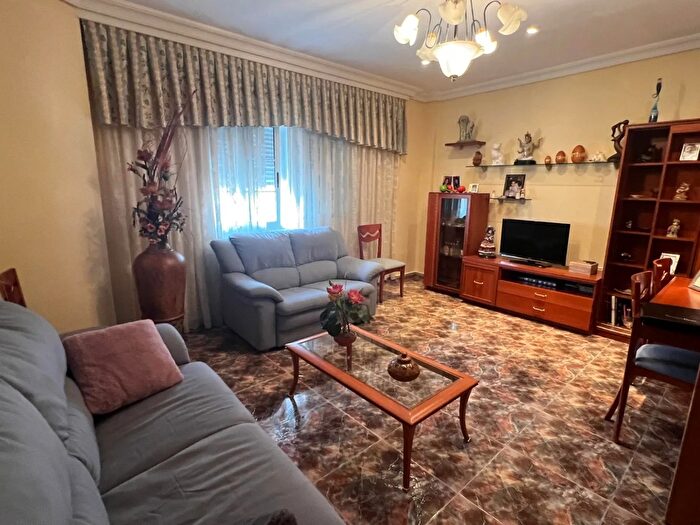 Casas en venta y pisos alquiler - 3