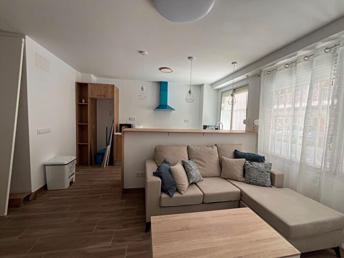 Casas en venta y pisos alquiler - 1