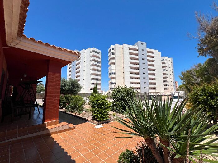 Casas en venta y pisos alquiler - 3