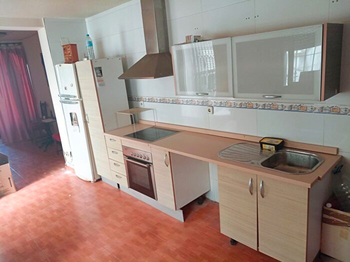 Casas en venta y pisos alquiler - 3