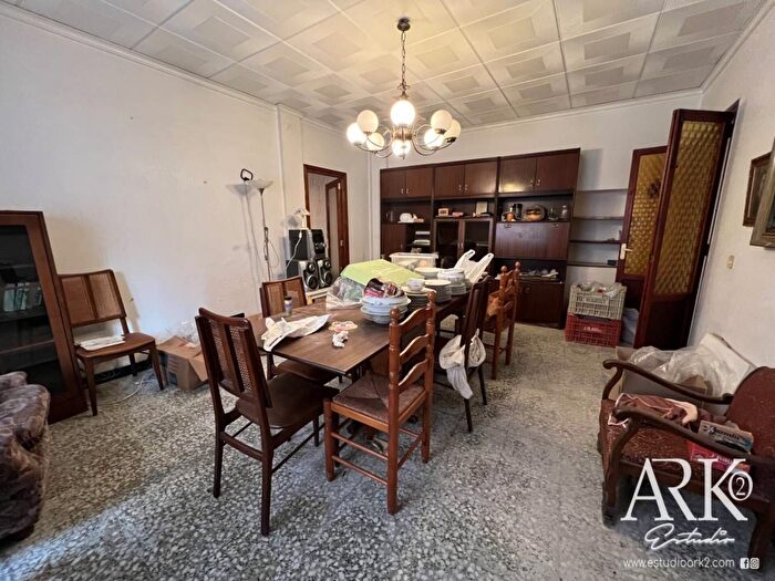 Casas en venta y pisos alquiler - 1