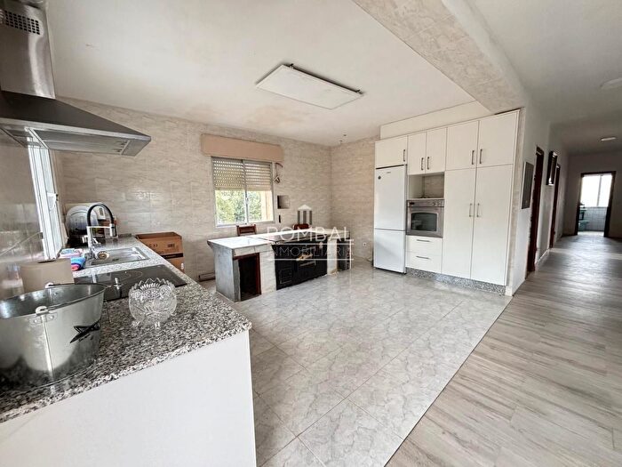 Casas en venta y pisos alquiler - 3