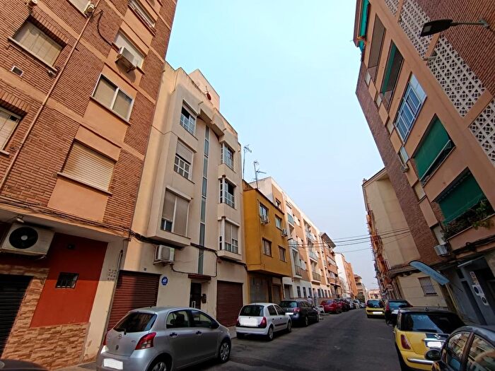 Casas en venta y pisos alquiler - 1