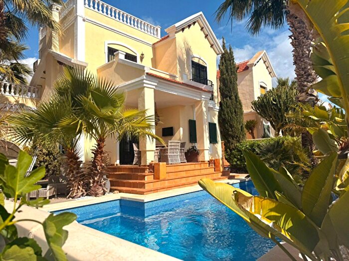 Casa en venta en Orihuela Costa, Lomas de Cabo Roig Los Dolses de 3 habitaciones