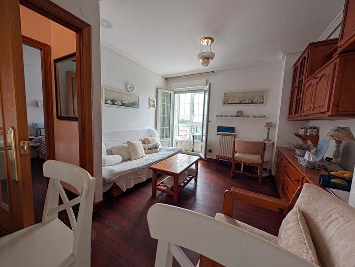 Casas en venta y pisos alquiler - 1