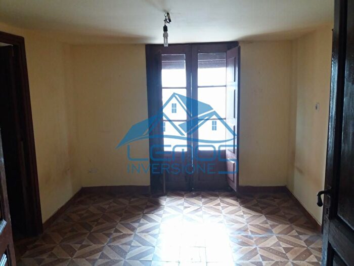Casa en venta en Zarratón, La Rioja de 6 habitaciones