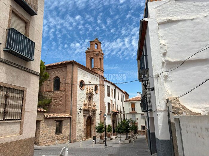 Casas en venta y pisos alquiler - 1