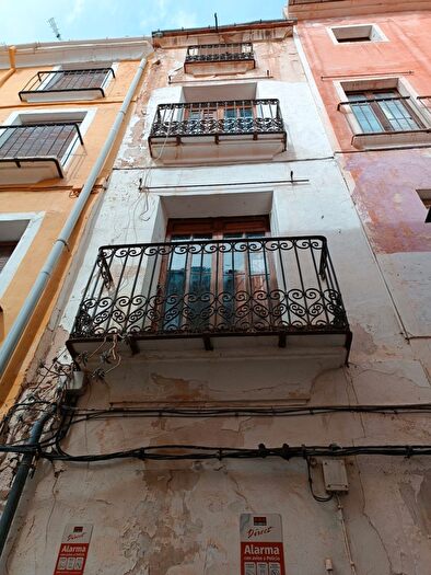 Casas en venta y pisos alquiler - 1