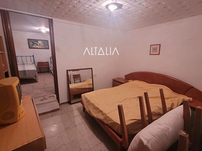Casas en venta y pisos alquiler - 3