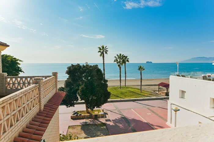Casa en venta en Este, El Palo de 3 habitaciones