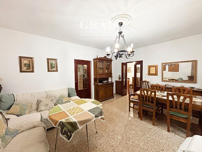 Casas en venta y pisos alquiler - 3