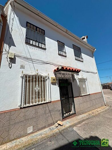 Casas en venta y pisos alquiler - 1