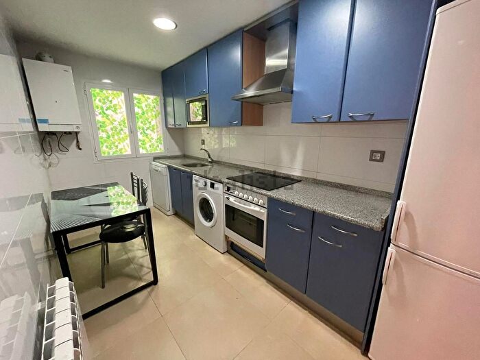 Casas en venta y pisos alquiler - 3