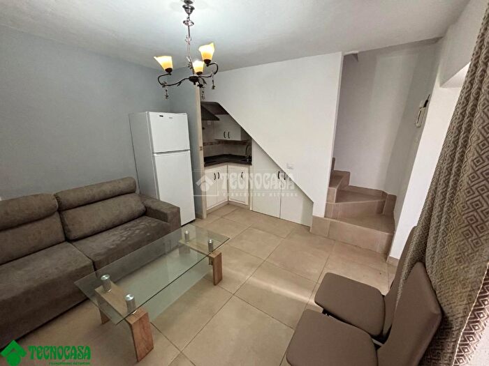 Casas en venta y pisos alquiler - 1
