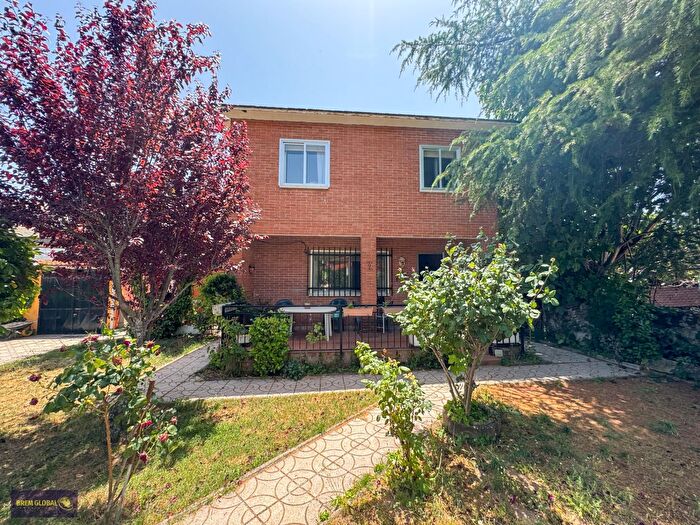 Casas en venta y pisos alquiler - 2