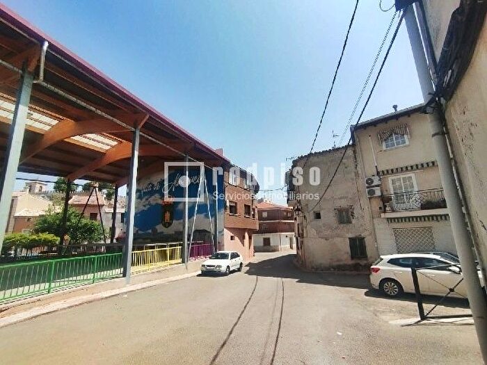Casas en venta y pisos alquiler - 3