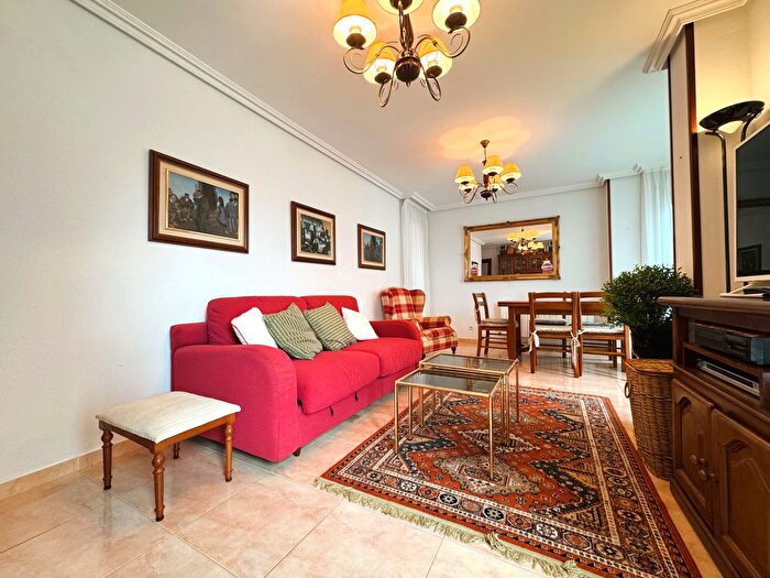 Casas en venta y pisos alquiler - 1