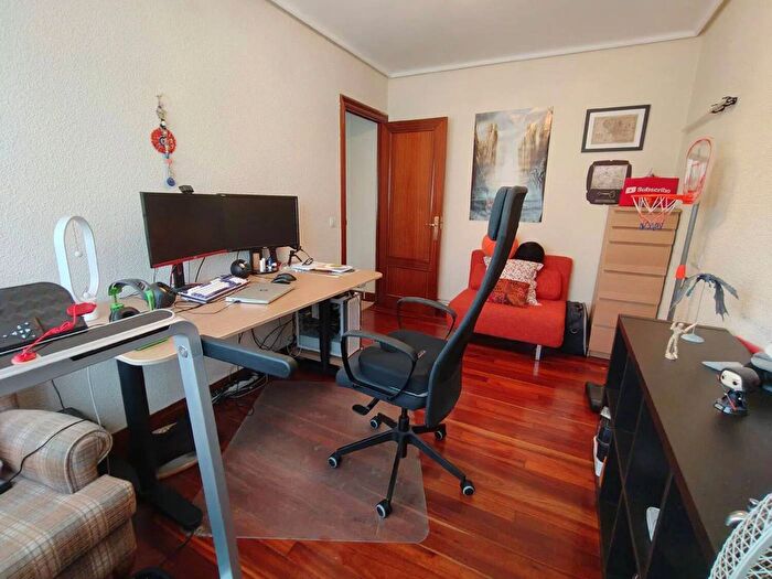 Casas en venta y pisos alquiler - 2