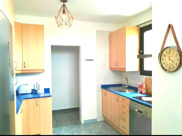 Casas en venta y pisos alquiler - 2