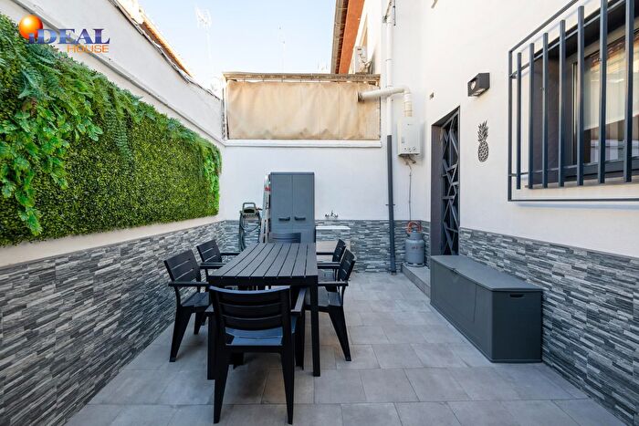 Casas en venta y pisos alquiler - 1