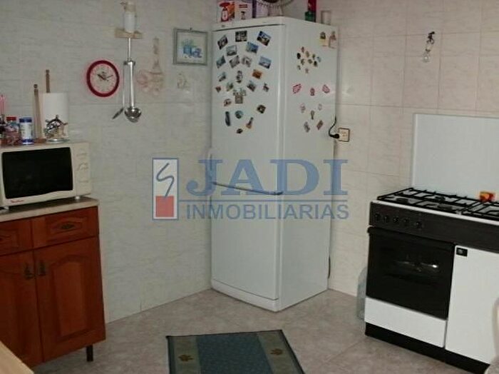 Casas en venta y pisos alquiler - 3