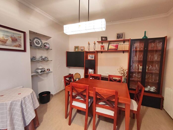 Casas en venta y pisos alquiler - 3