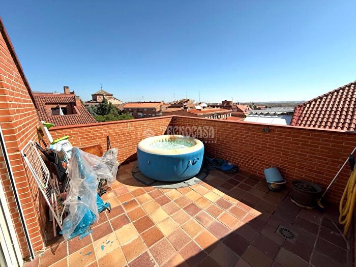 Casas en venta y pisos alquiler - 1