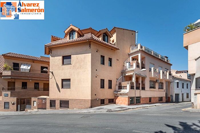Piso en venta en Barrio de la Vega, Monachil de 3 habitaciones