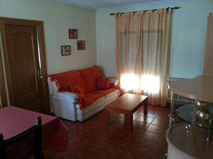 Piso en alquiler en San Bernardo Carmelitas Campus, Carmelitas de 3 habitaciones