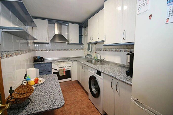Casas en venta y pisos alquiler - 2