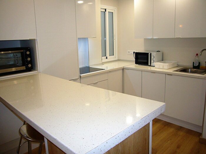Casas en venta y pisos alquiler - 3