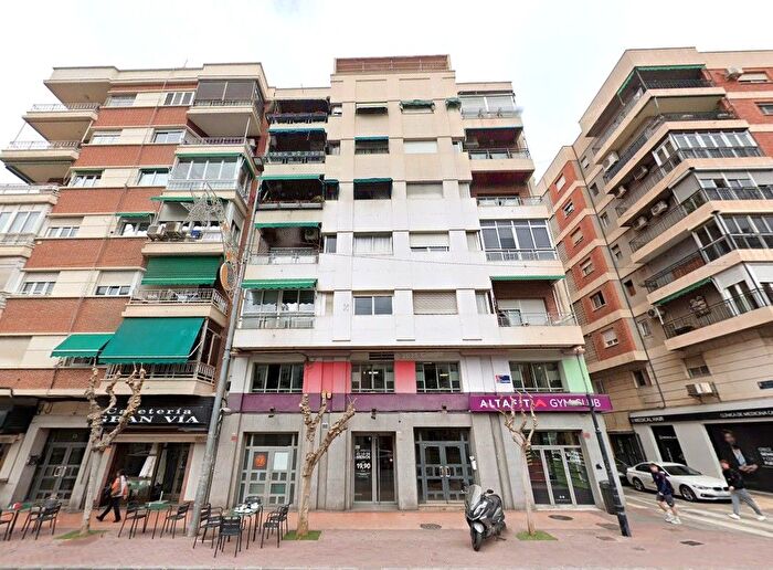Casas en venta y pisos alquiler - 1