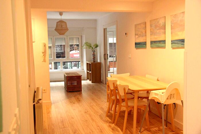 Casas en venta y pisos alquiler - 1