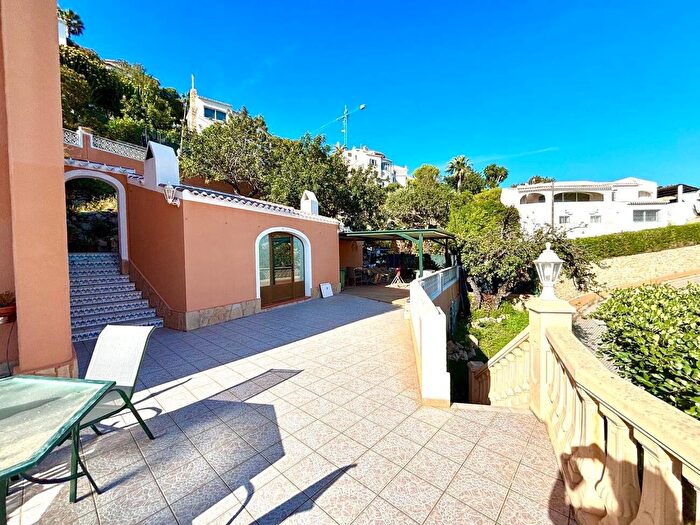 Casas en venta y pisos alquiler - 3