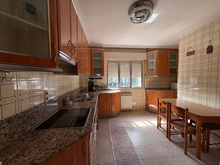 Piso en alquiler en Zona Fernández Ladreda, Pontevedra Capital de 4 habitaciones