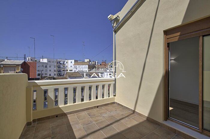 Casas en venta y pisos alquiler - 1