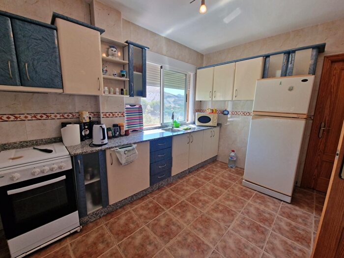 Casas en venta y pisos alquiler - 3