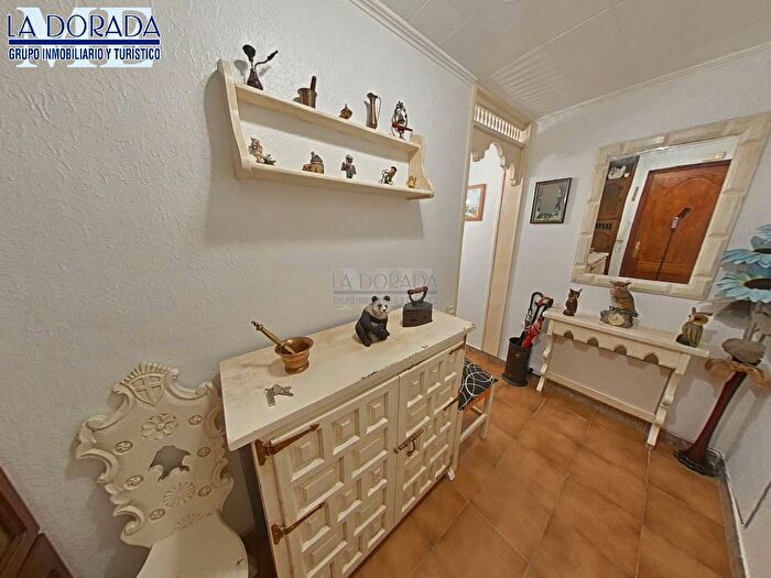 Casas en venta y pisos alquiler - 3