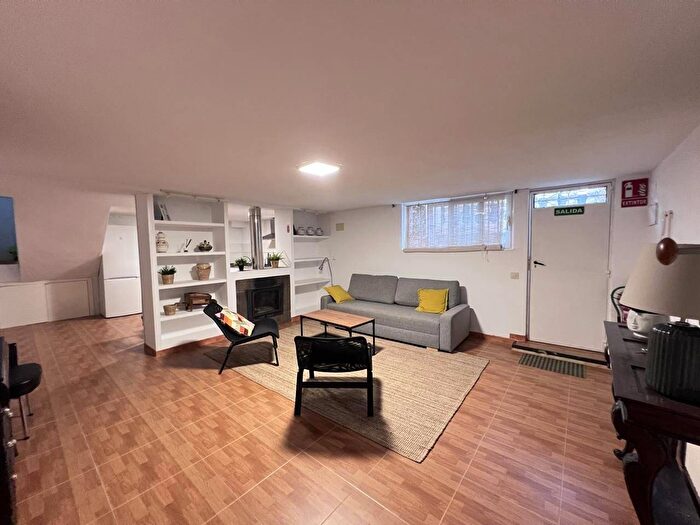 Casas en venta y pisos alquiler - 1