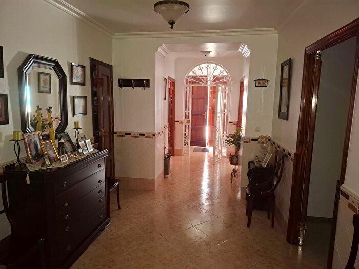 Casa en venta en Moguer, Huelva de 3 habitaciones