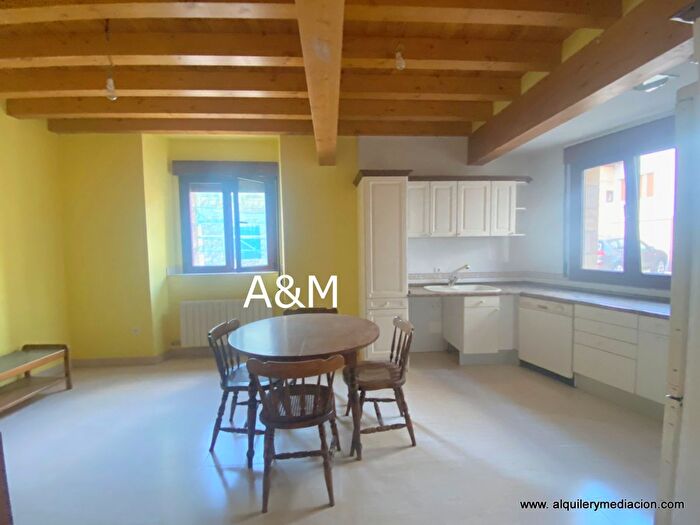 Casas en venta y pisos alquiler - 1