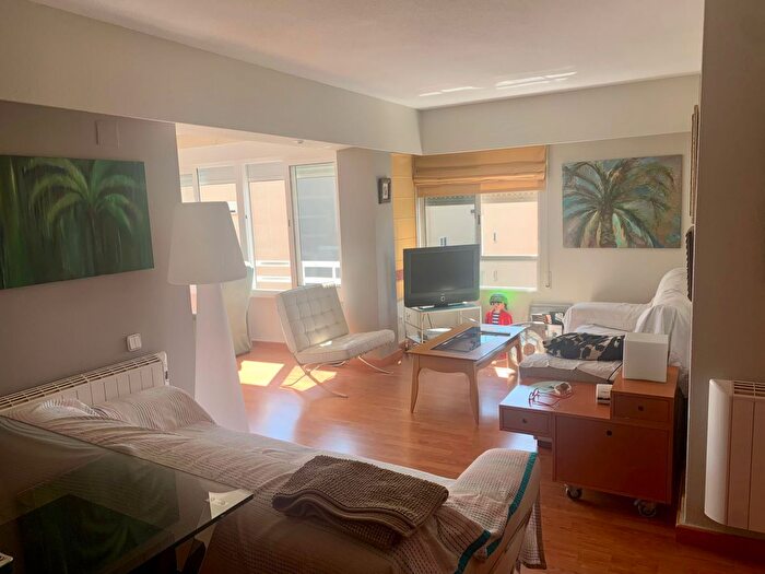 Casas en venta y pisos alquiler - 3